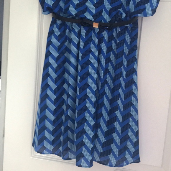 Dress - Picture 2 of 5